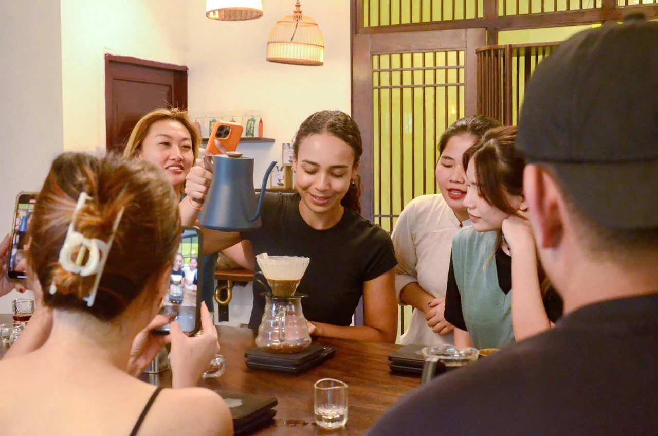 Hands-on cooking and family kitchen time — 2. Home-kitchen cooking class