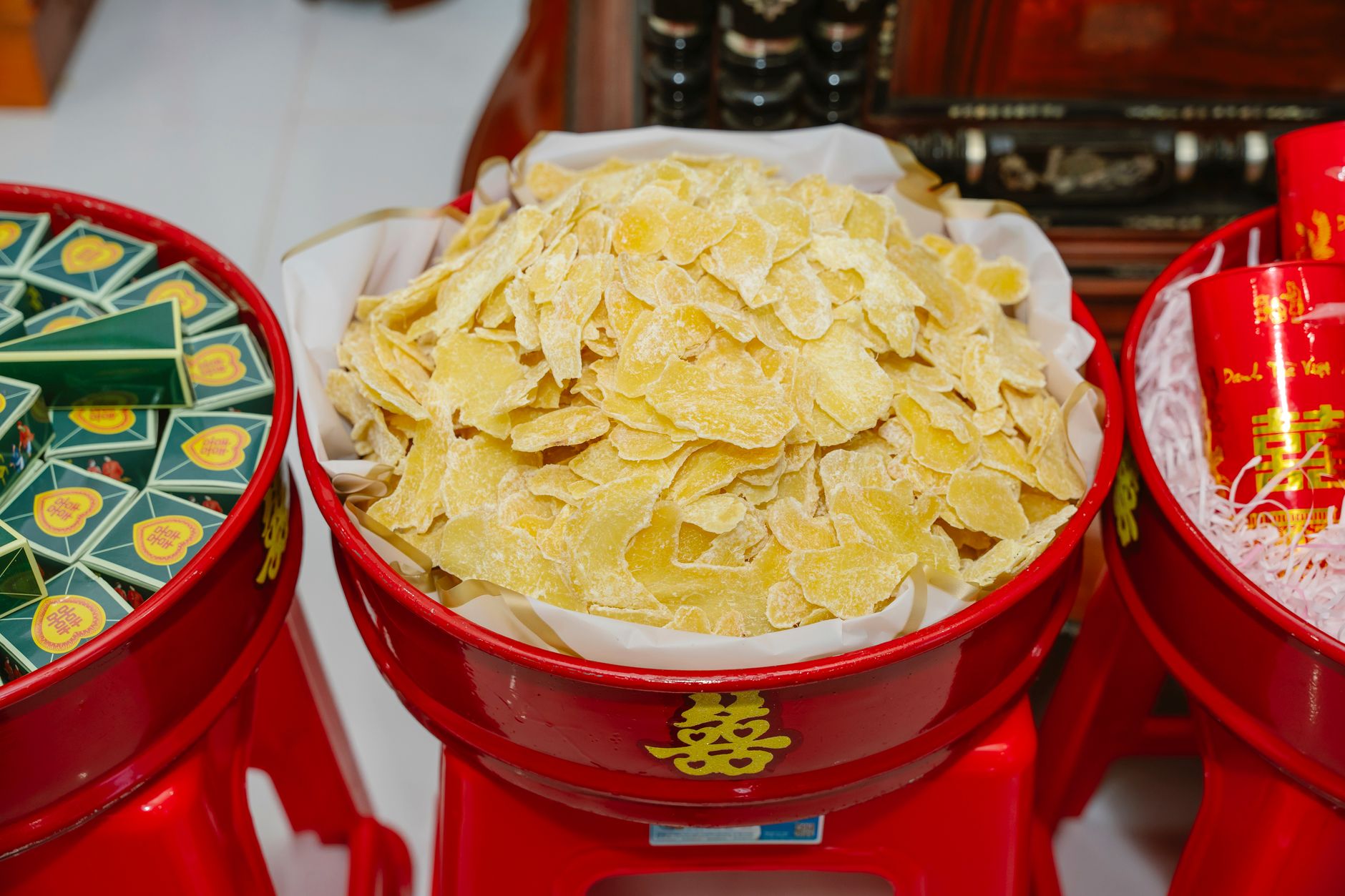 Nearby Ideas — A close-up of traditional Vietnamese wedding offerings displayed in Hồ Chí Minh (photo: Phẩm Bùi)